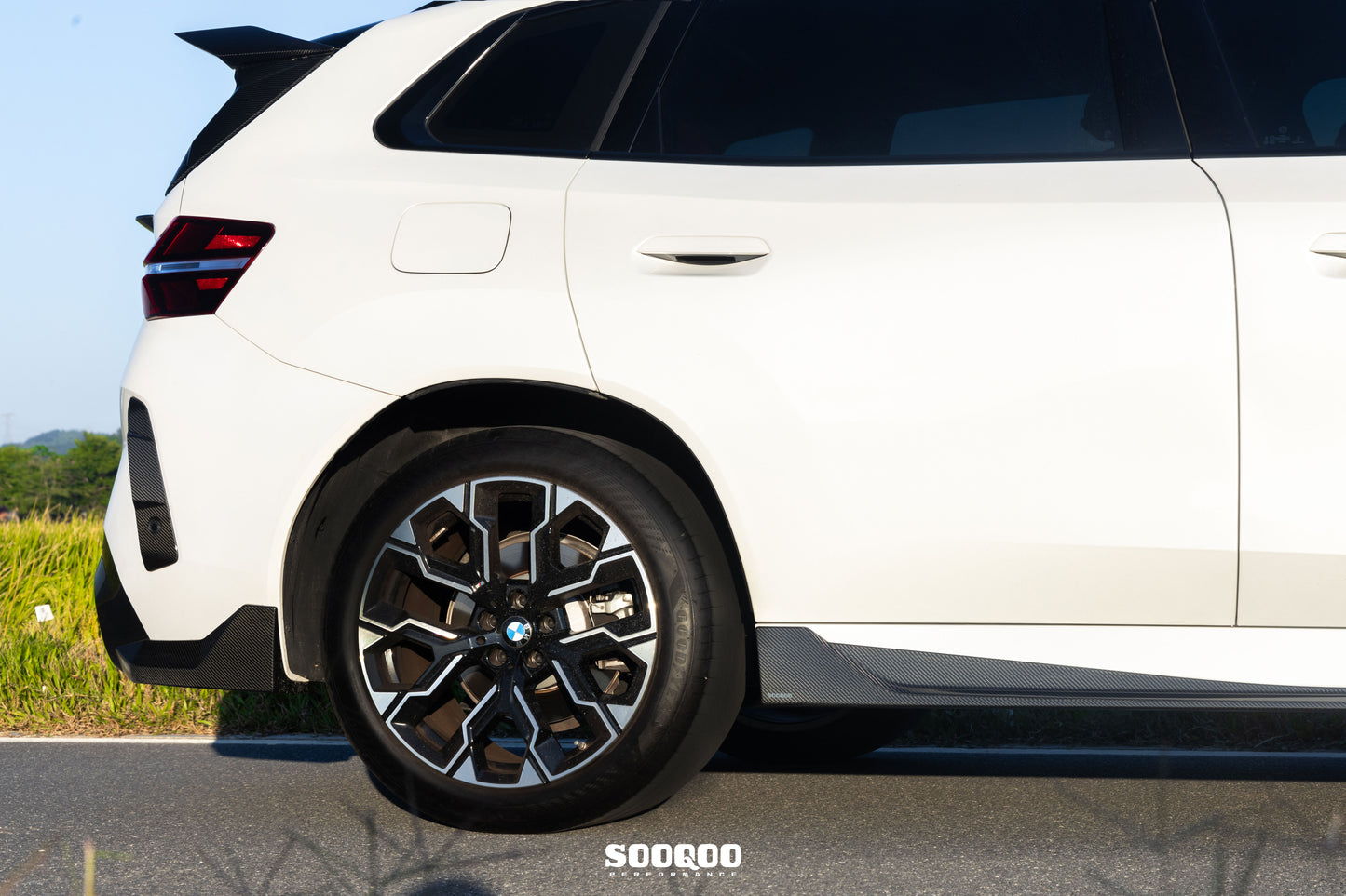 BMW X3 G45 SQ款碳纖維後保險桿飾蓋 T-081