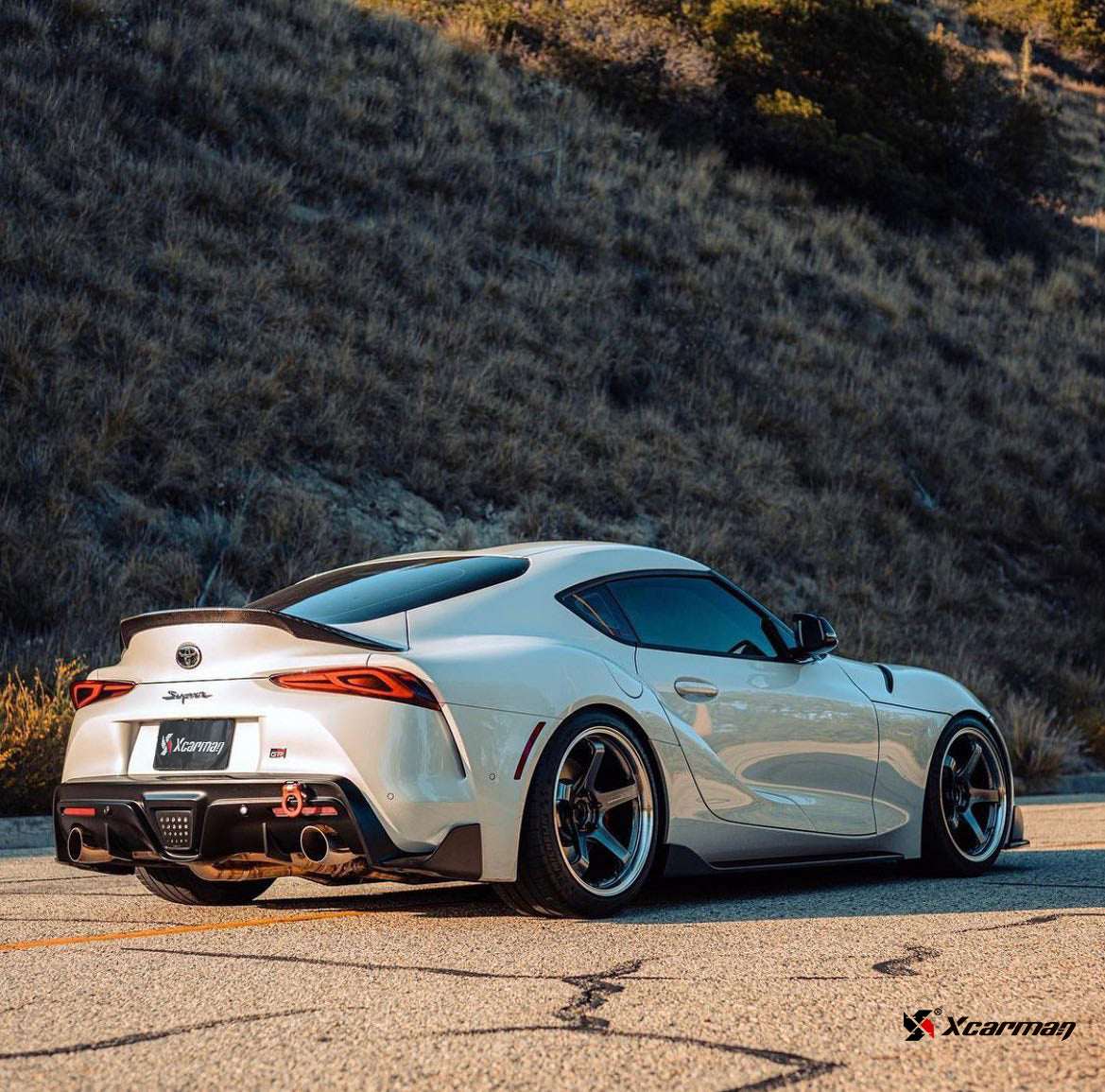 TOYOTA SUPRA TRD款碳纖維尾翼 T-212