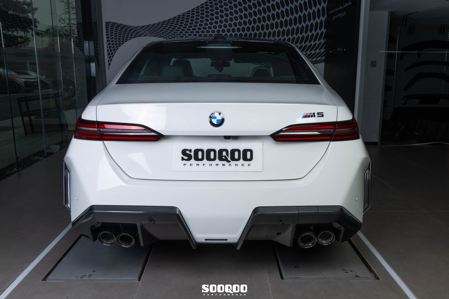 BMW M5 G90 G99 OEM款碳纖維後下擾流 T-487