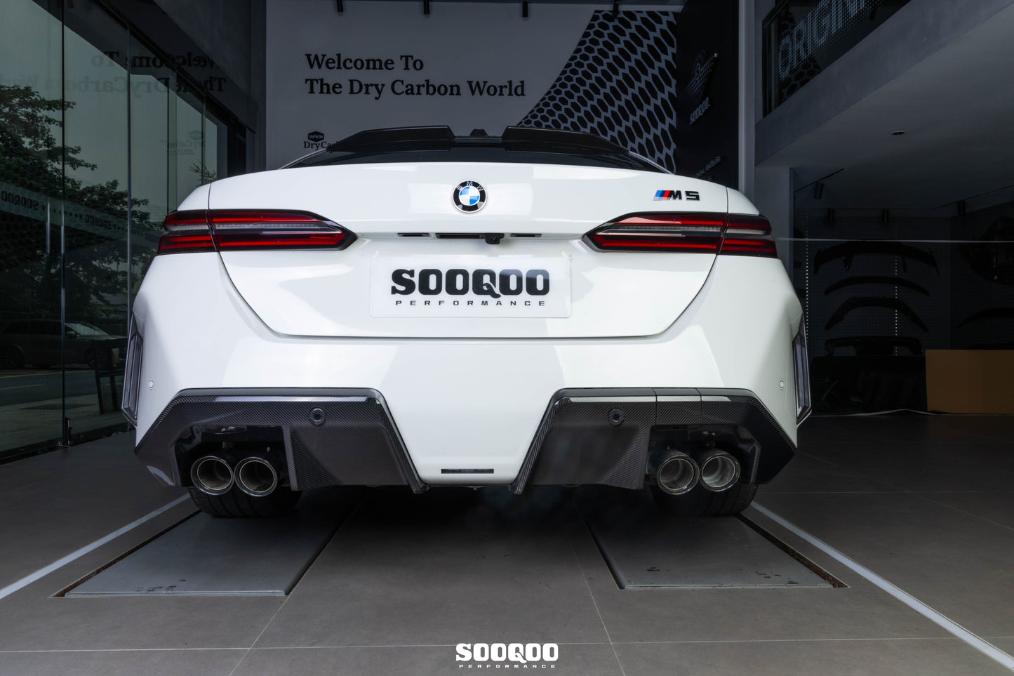 BMW M5 G90 G99 OEM款碳纖維後下擾流 T-487