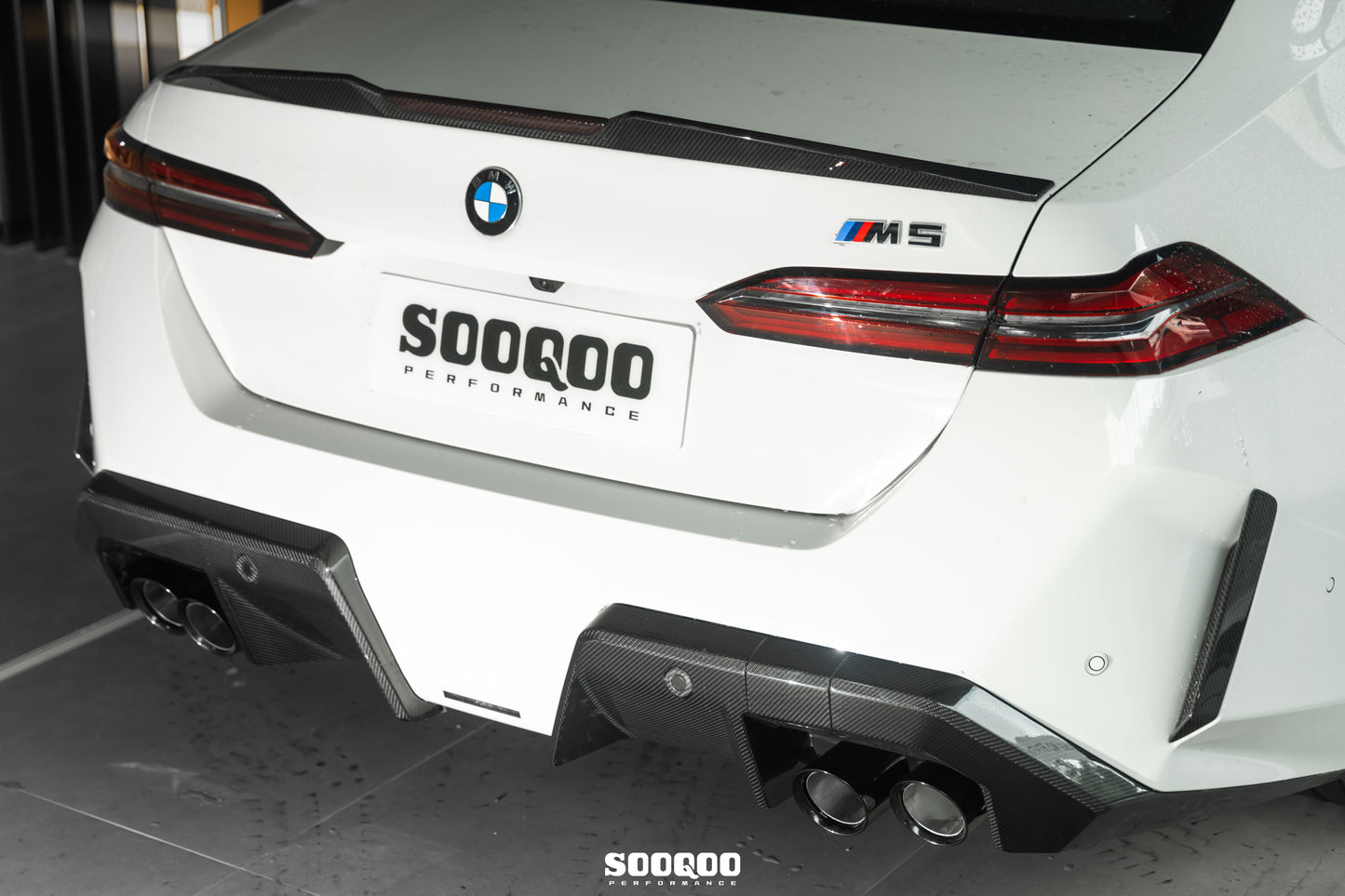 BMW M5 G90 G99 OEM款碳纖維後下擾流 T-487