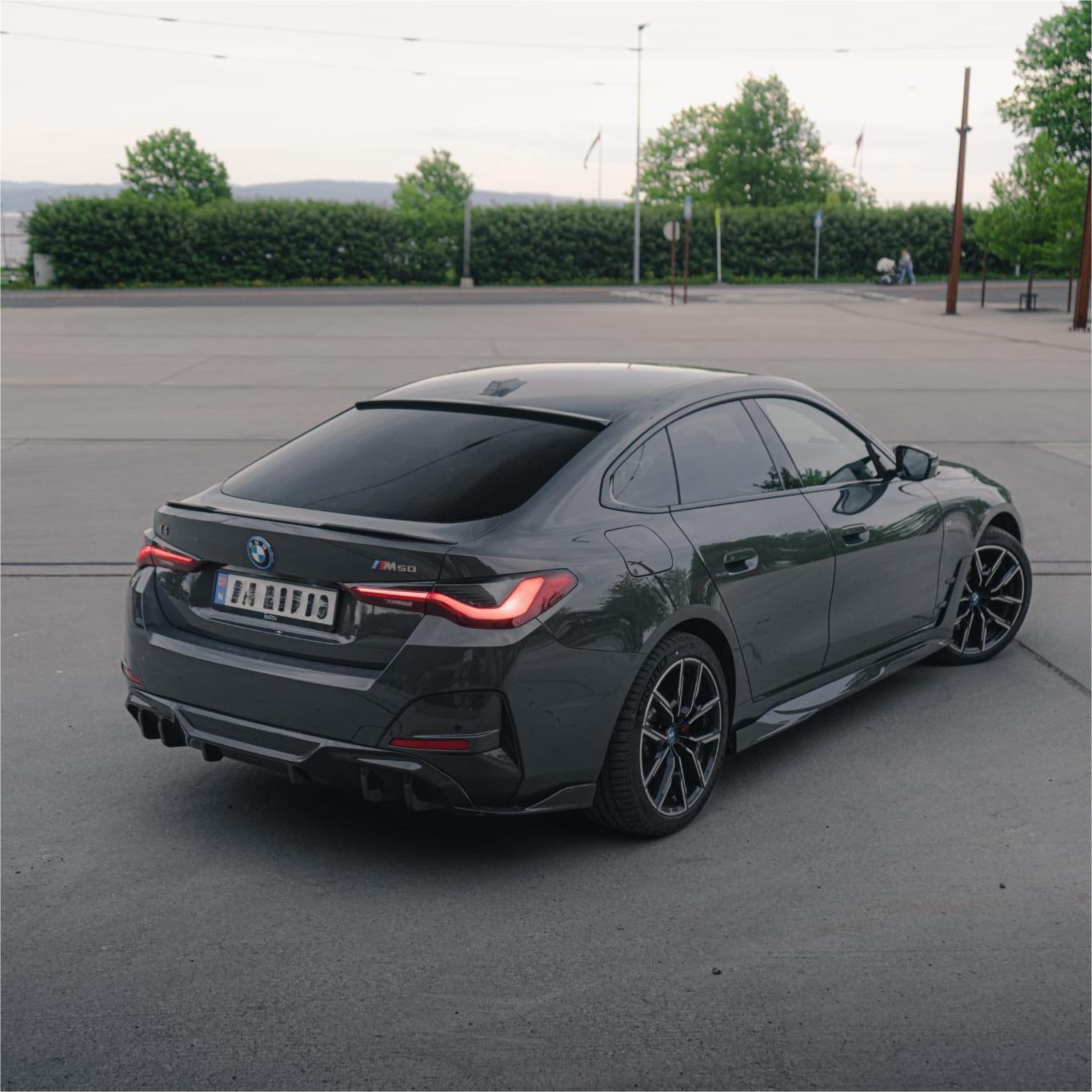 BMW 4系G26 i4 SQ款碳纖維側裙 T-207